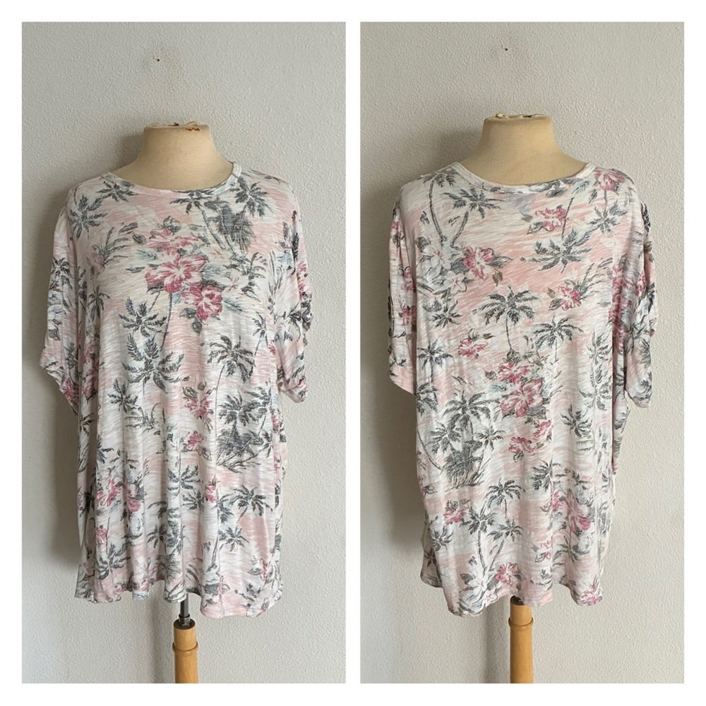 Torrid tropical tee